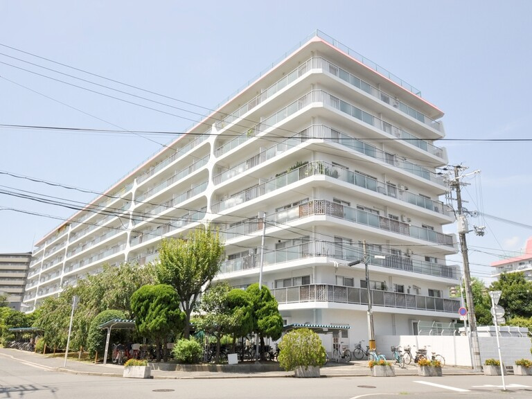 日興千里丘スカイマンションB棟の外観