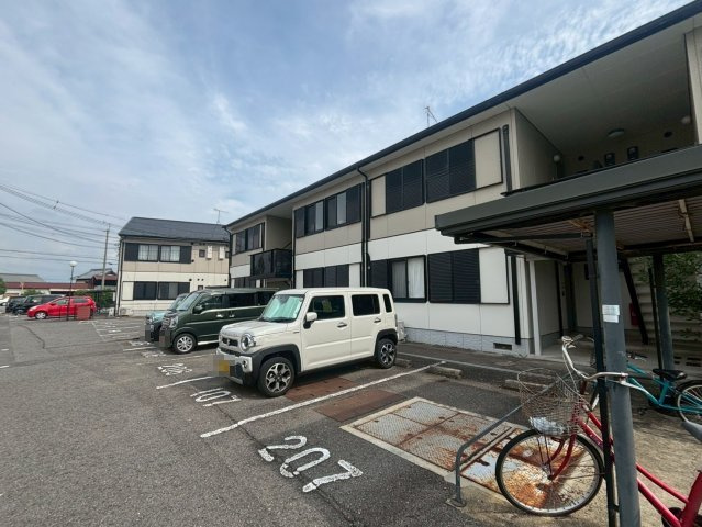 ハイツ森の外観