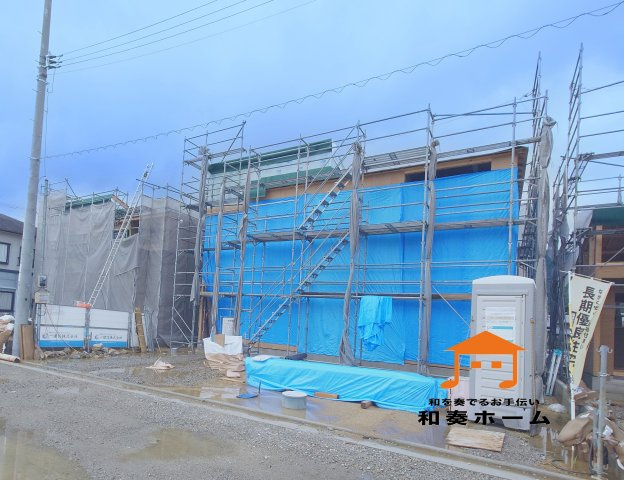 リーブルガーデン高松市国分寺町国分第一◇2026年度補助金対象の長期優良住宅です！の外観|前面道路が広いので、ファミリーカーのような大きな車でも車庫入れも余裕を持ってできるのが魅力的なお家です。