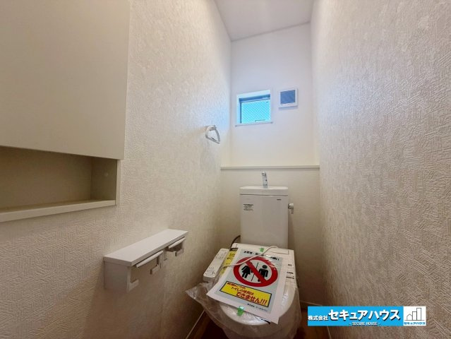 【今すぐご案内可能】名古屋市南区鶴見通4丁目のその他|【高機能トイレ】　　　　　　　　　　
◆高機能トイレの多くは便器のフタの開閉が自動であり、使用後に手動で水を流す面倒もなく非常に便利です。スタイリッシュな見た目で、お掃除しやすく、節水効果が高いです。