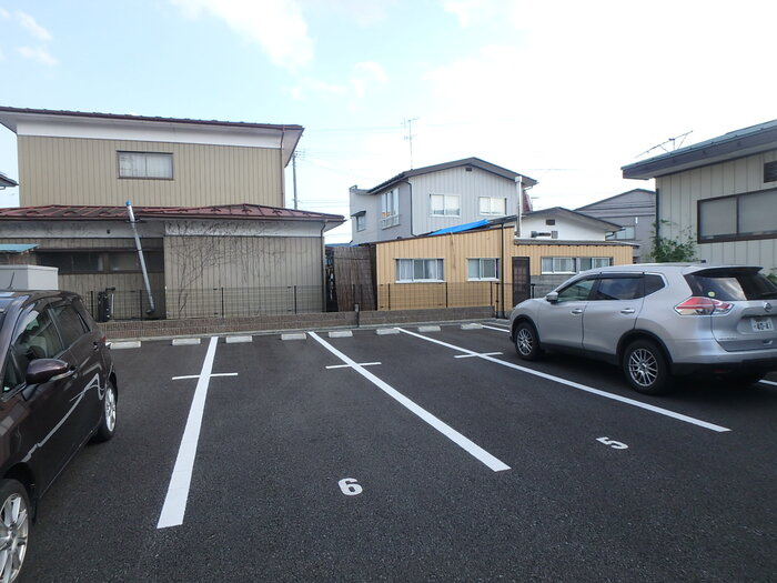 カモミール台町の駐車場