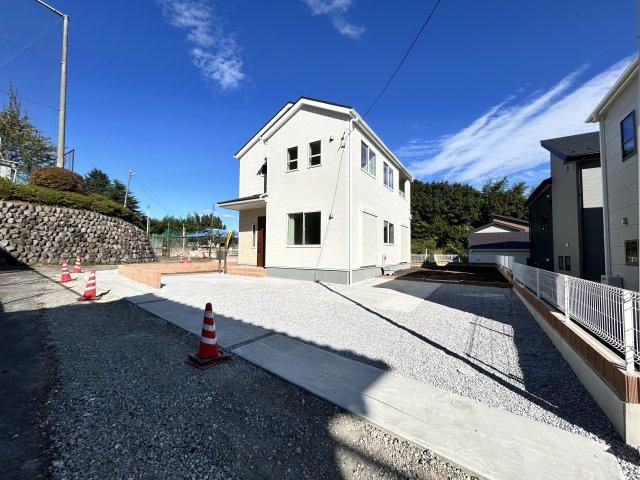 新築　渋川市金井第17　Livele Garden.S　1号棟の駐車場|現地写真　駐車スペースは2台分可能です！					
