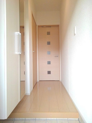 【玄関】 | ソワーニュトロワ