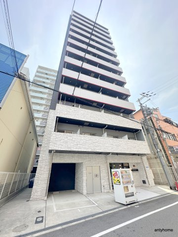 City Lux Nambaの外観