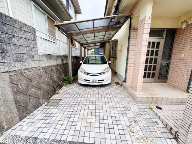 瀬野町貸家の駐車場