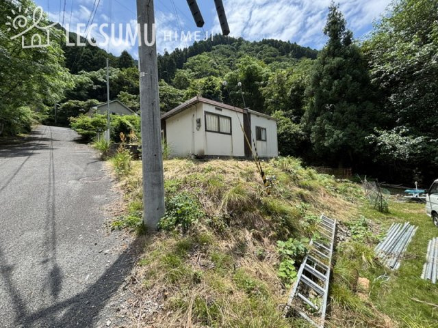 姫路市安富町安志/売土地の前面道路含む現地写真