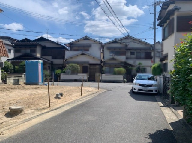 【前面道路含む現地写真】 | madre court日置荘西町5　2期 | 南海高野線「初芝」駅まで徒歩5分！教育＆買物施設が徒歩圏内に揃う暮らしやすいエリア。(2026年7月5日撮影)