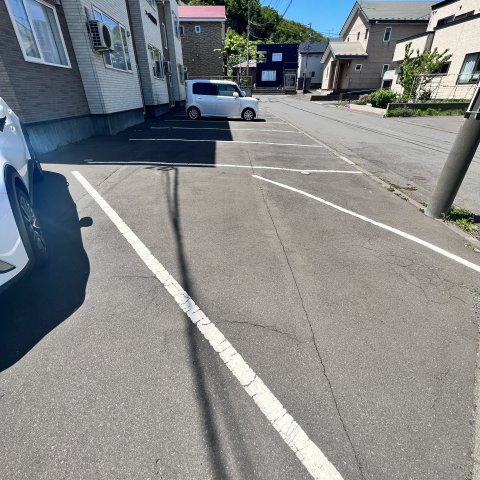 コーポオアシス６の駐車場
