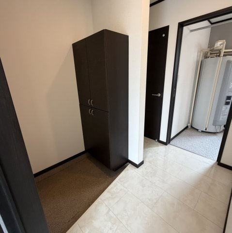 コーポオアシス６の玄関|収納もある玄関です