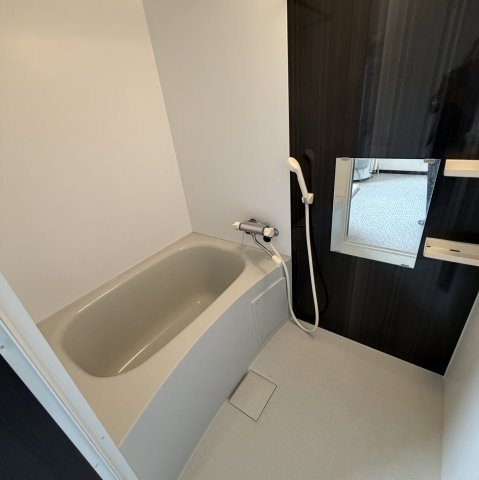 コーポオアシス６の浴室|落ち着いた空間のお風呂です