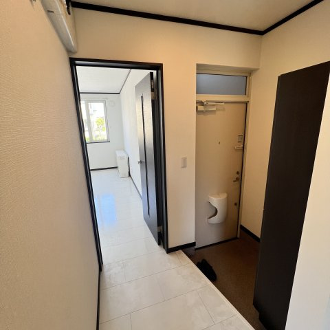 コーポオアシス６の玄関
