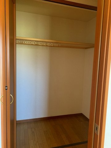 (商談中）吉成南町/3LDK/鳥取駅まで自転車6分★の収納|1F洗面所前に収納がございます。