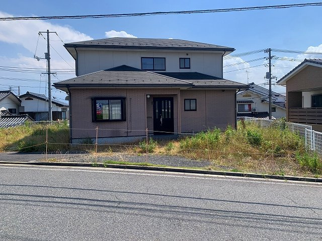 吉成南町/3LDK/鳥取駅まで自転車6分★の前面道路含む現地写真|前面道路含む現地写真です
広々とした前面道路12M★