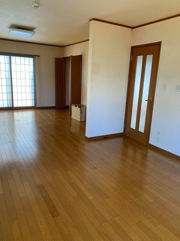 (商談中）吉成南町/3LDK/鳥取駅まで自転車6分★の居間・リビング|（リフォーム前）
LDKクロスを貼替えます