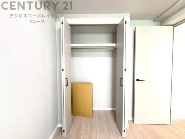 衣類やアクセサリー、小物類の収納が便利で整理整頓がしやすく、部屋の美観を保ちつつ、スペースを最大限に活用できます。衣服のしわやダメージを防ぎ、長持ちさせることができます。