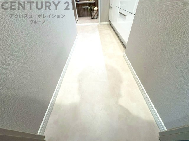 衣服の収納や脱ぎ着や整理整頓がしやすく、湿った衣類を乾燥させるスペースがありカビや臭いの発生を防ぎます。床の汚れを他の部屋に持ち込まず清潔を保つことができます。また快適な入浴環境の整備にも役立ちます。