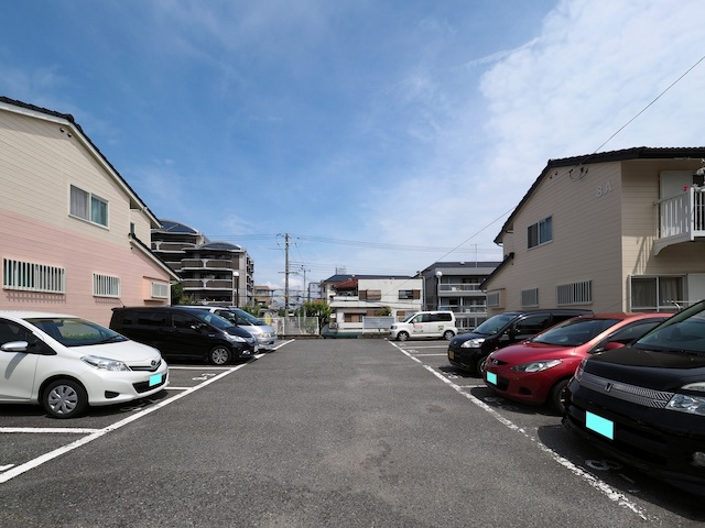 タウンハウス伊川谷の駐車場