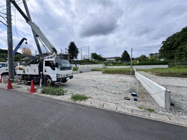 新築　渋川市金井第17　Livele Garden.S　4号棟の駐車場|現地写真　駐車スペースは並列3台分可能です！					
	
