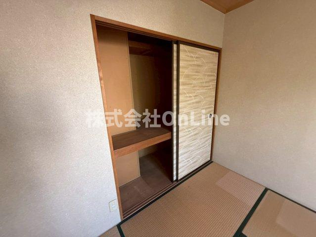 八尾市東山本町２丁目のアパートの収納