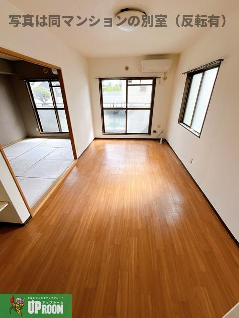 クレール壱番館の居間・リビング