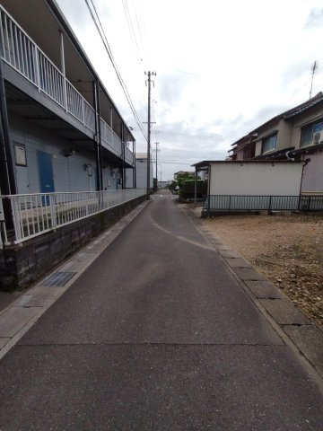 ６７１３４　岐阜市須賀土地の前面道路含む現地写真