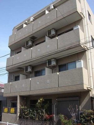 【外観】 | プレッソ新井 | 鉄筋コンクリート造のガッチリとした建物。