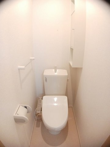オアシス今津Ａのトイレ|落ち着いた色調のトイレです