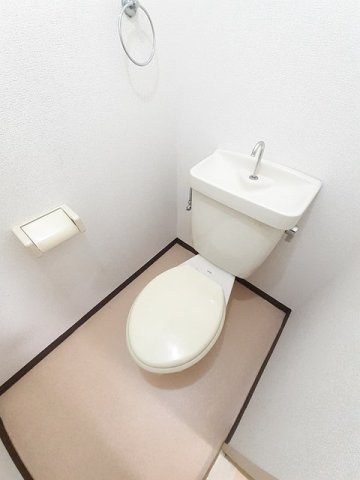 エルディム天野のトイレ|落ち着いたトイレです