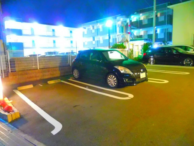 カーサパインの駐車場