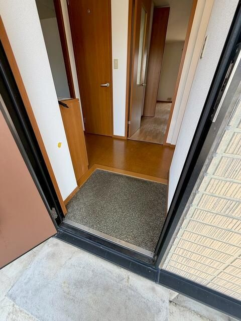 プランドールＢ棟の玄関