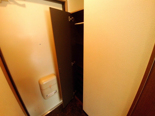 西灘駅前ハイツの収納|シューズボックス
