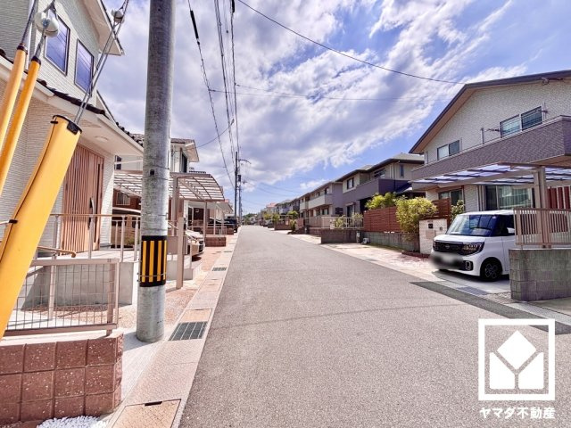 京田辺市同志社山手３丁目　T32号地の前面道路含む現地写真