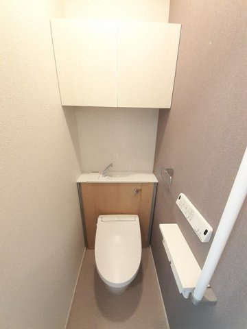 葵館のトイレ|落ち着いた色調のトイレです