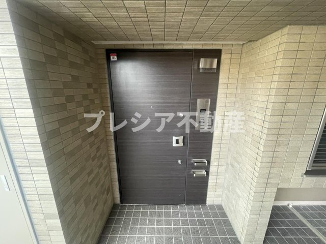 ジオ甲子園口ノーヴの玄関
