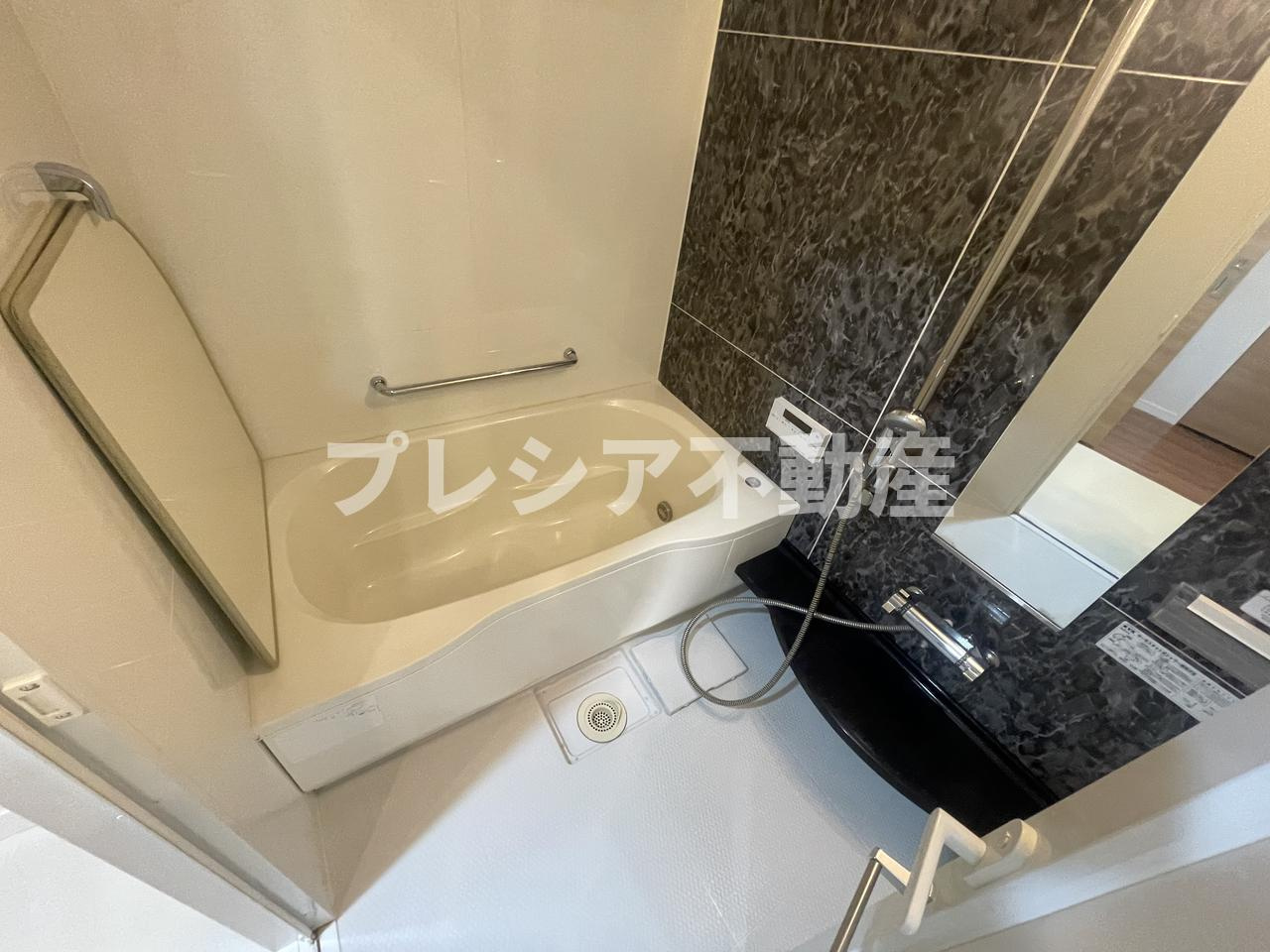ジオ甲子園口ノーヴの浴室