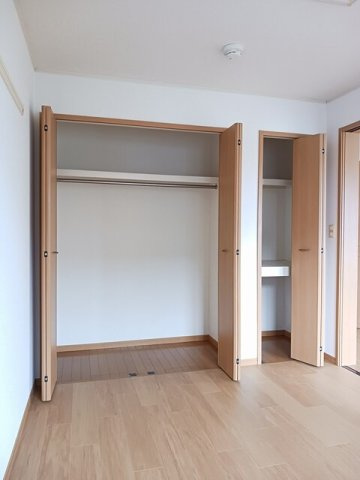 パストラル川部Ａの収納|大きなものも収納できそうです
