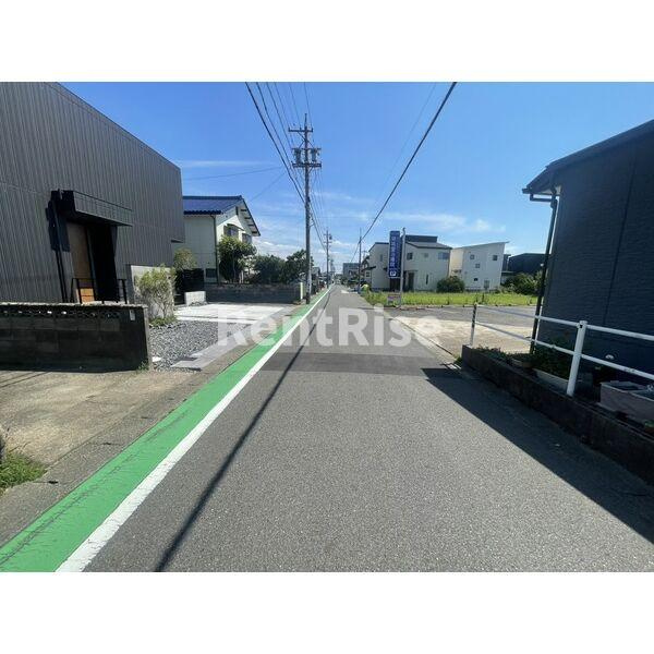 一宮市千秋町戸建の駐車場