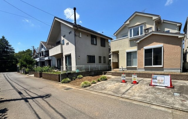 所沢市山口中古戸建の前面道路含む現地写真