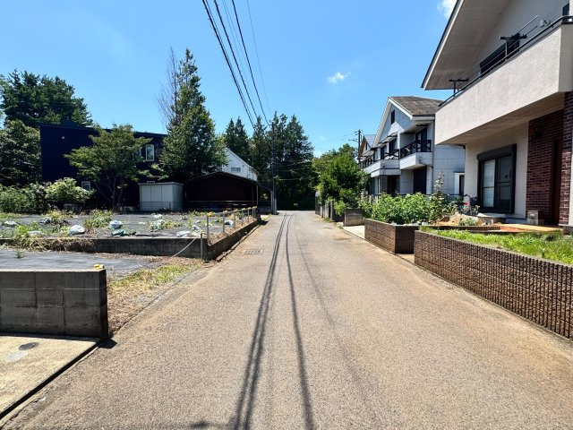 所沢市山口中古戸建の前面道路含む現地写真