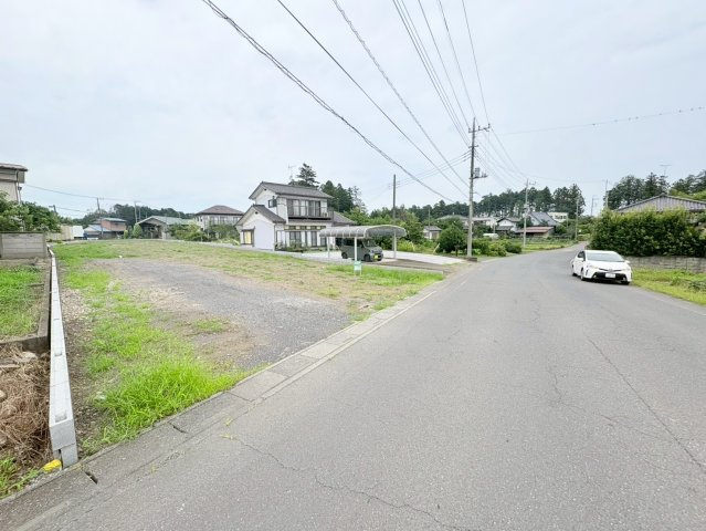 日高市大谷沢　建築条件なし売地　JR川越線『武蔵高萩駅』徒歩28分　【高萩小学区】の前面道路含む現地写真