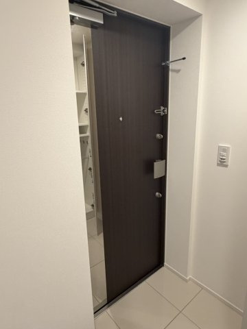 Brillia ist 上野稲荷町の玄関