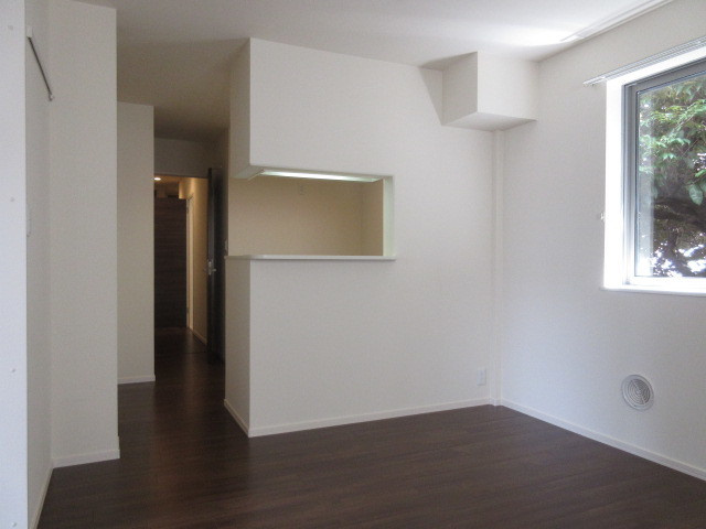 ヴィエントの居間・リビング|★１０．７帖のフローリングのお部屋です★
