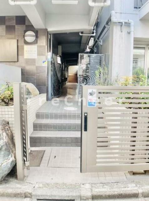 浅川コーポのエントランス