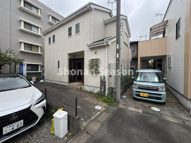 【前面道路含む現地写真】 | 小・中学校近く、スーパー（徒歩５分）アップダウンの少ない平坦地◎　
内・外装共にキレイなオーナー拘りの注文住宅（Ｈ２０．１１月築）です。
ぜひ細部までご内見下さい♪