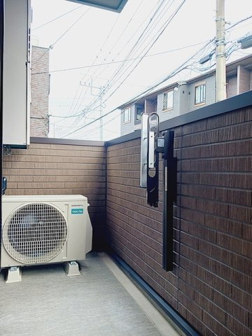 ヒカルサ坂戸のバルコニー