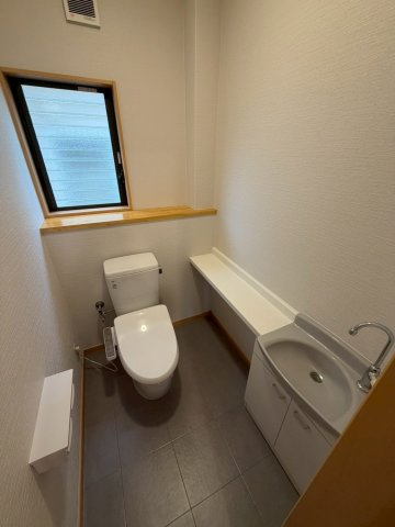 宇多津町沼ノ池　リフォーム戸建のトイレ