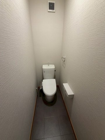 宇多津町沼ノ池　リフォーム戸建のトイレ