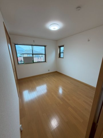 宇多津町沼ノ池　リフォーム戸建の洋室