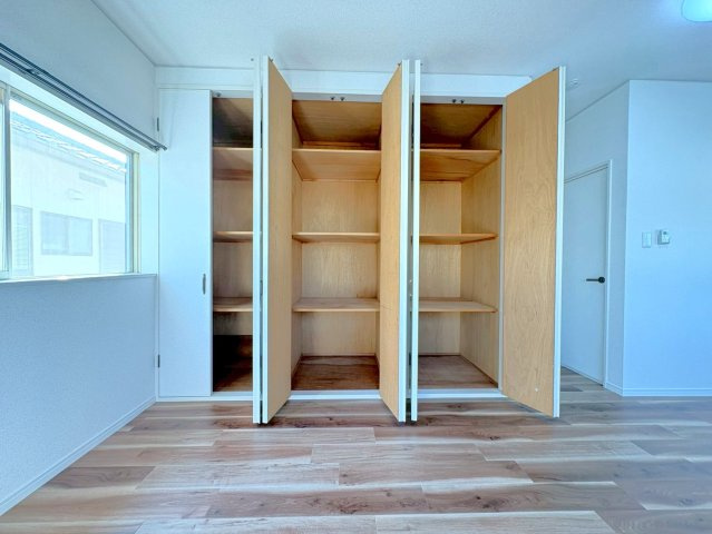 ◆令和７年１１月リフォーム済み◆南東向き４ＬＤＫ◆守山市古高町の洋室|洋室収納スペース