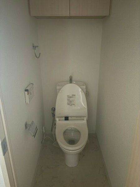 プレサンス泉シティアークのトイレ|※別部屋写真となります